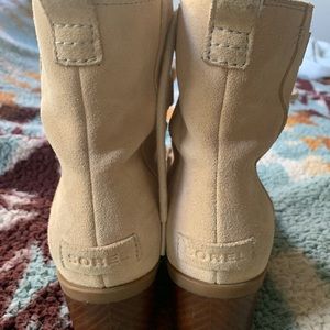 Creamy waterproof Sorels!